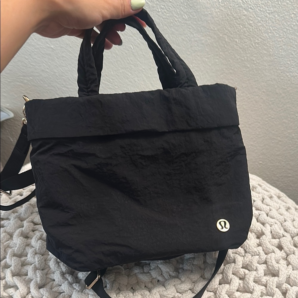 Lululemon on my level micro bag / tote black and gold hardwear